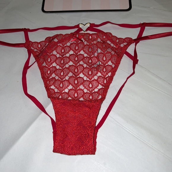 Victoria’s Secret
Sweetheart Lace Ouvert Cheeky Panty♥️
Red Lipstick
X - Picture 6 of 14
